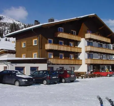 Almhotel Fichtenheim Berg im Drautal