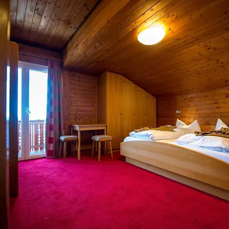 Hotel Almhotel Fichtenheim 3*
