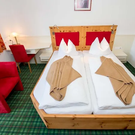 Otel Almhotel Fichtenheim 3*